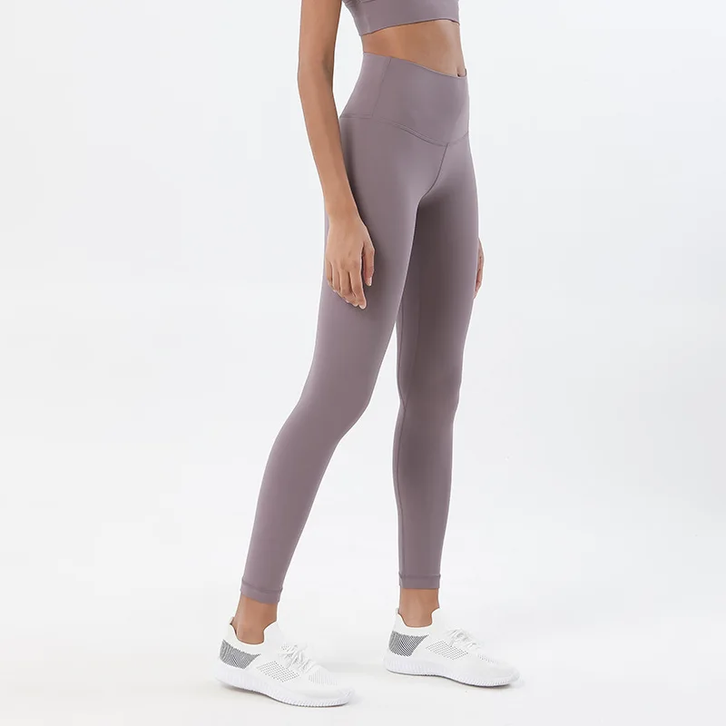 Женские двусторонние полированные леггинсы цвета нюд — европейско-американские леггинсы с высокой талией, эффектом персиковых ягодиц, для бега и фитнеса
Женские двусторонние полированные леггинсы цвета нюд — европейско-американские леггинсы с высокой талией, эффектом персиковых ягодиц, для бега и фитнеса