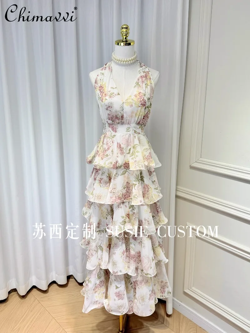 French Retro Romantic V-neck Floral Halter Backless Cinched Waist Tiered Cake Dress Fairy Style Vacation Beach Dresses Women
French Retro Romantic V-neck Floral Halter Backless Cinched Waist Tiered Cake Dress Fairy Style Vacation Beach Dresses Women
