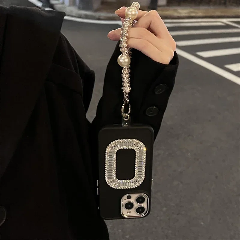 Korean Simple Luxury Glitter Square Drill Pearl Garden Diamond Bracelet Case for iPhone 11 12 13 14 15 Pro Max Soft Back Cover
Korean Simple Luxury Glitter Square Drill Pearl Garden Diamond Bracelet Case for iPhone 11 12 13 14 15 Pro Max Soft Back Cover