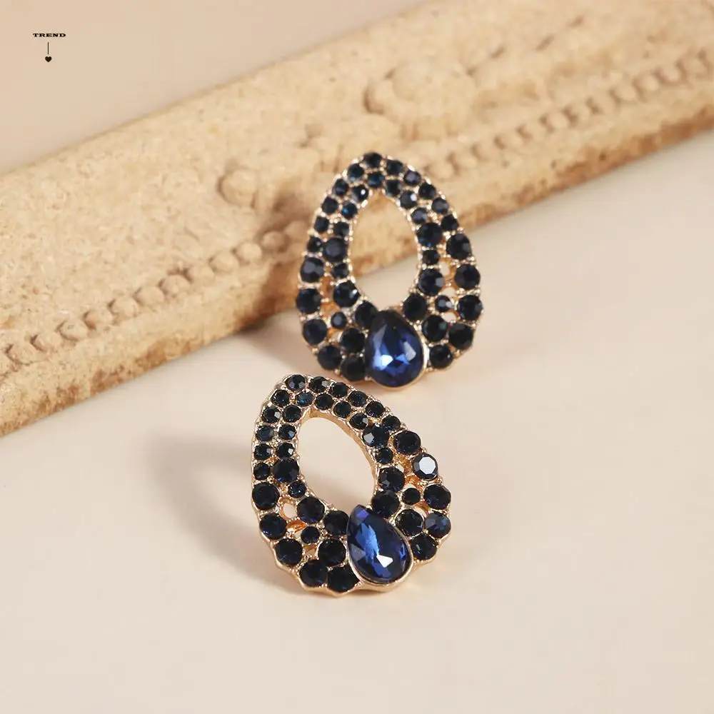 Crystal Water Droplets 1 Pair Elegant Women Vintage Style Fashion Blue Rhinestone Dangle Ear Stud Earrings Jewelry Natural
Crystal Water Droplets 1 Pair Elegant Women Vintage Style Fashion Blue Rhinestone Dangle Ear Stud Earrings Jewelry Natural