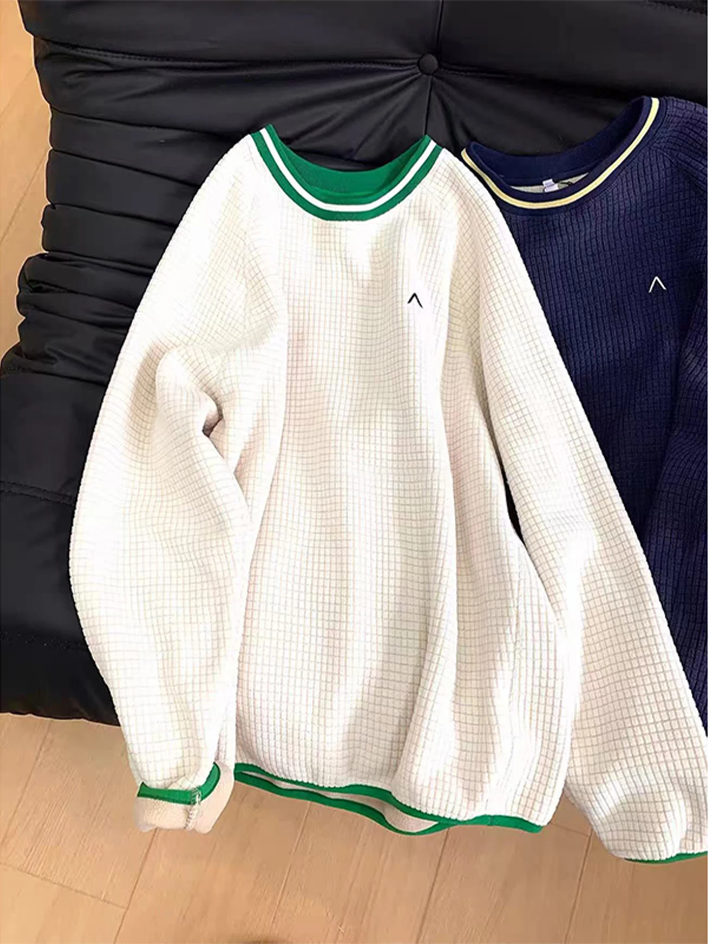 Thiened Fce Long Sve Sweatirt Men's Casual Warm Ne Collar Color Blo Corn Texture Design Outdoor Thermal Top
Thiened Fce Long Sve Sweatirt Men's Casual Warm Ne Collar Color Blo Corn Texture Design Outdoor Thermal Top