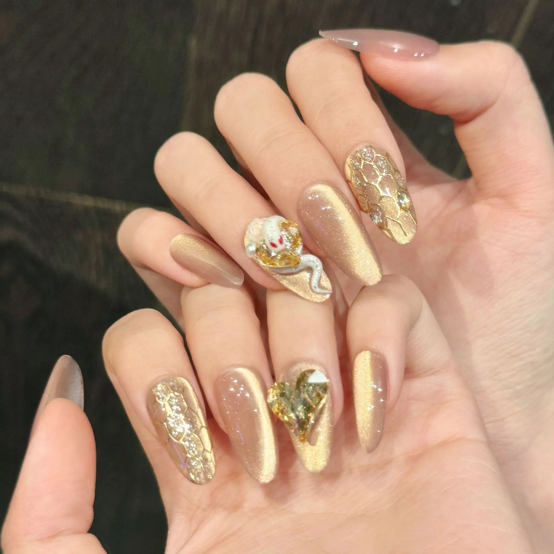 10pcs Cat's Eye Handmade Fake Nail Tips Spring Summer Yellow Nails Diamond Design Mid-length Oval Reusable Press on False Nails
10pcs Cat's Eye Handmade Fake Nail Tips Spring Summer Yellow Nails Diamond Design Mid-length Oval Reusable Press on False Nails