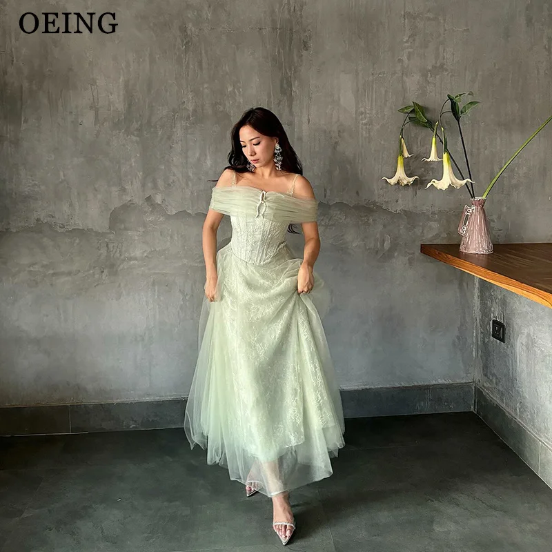 OEING Elegant A-Line Prom Dresses Tulle Off Shoulder Lace Midi Birthday Party Dresses Gala Women robes de soirée Customized
OEING Elegant A-Line Prom Dresses Tulle Off Shoulder Lace Midi Birthday Party Dresses Gala Women robes de soirée Customized