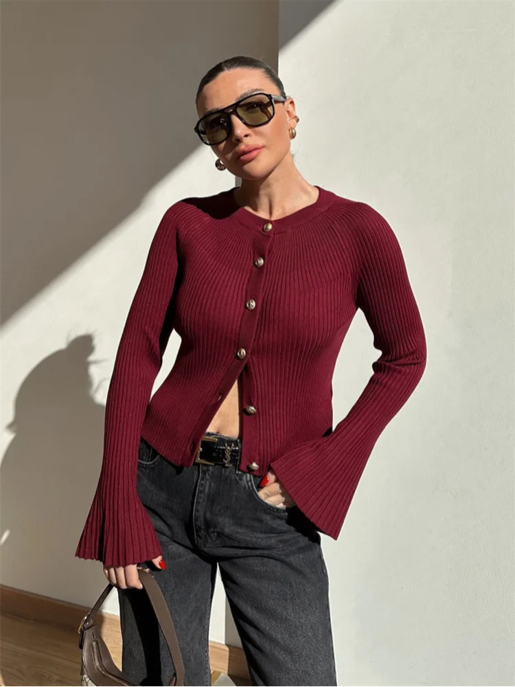 Women's Button Knitted Sweater Fashionable Round-neck Long Sleeve Flared Sleeves 2025 Chic New Daily Ladies Commuting Outerwears
Women's Button Knitted Sweater Fashionable Round-neck Long Sleeve Flared Sleeves 2025 Chic New Daily Ladies Commuting Outerwears