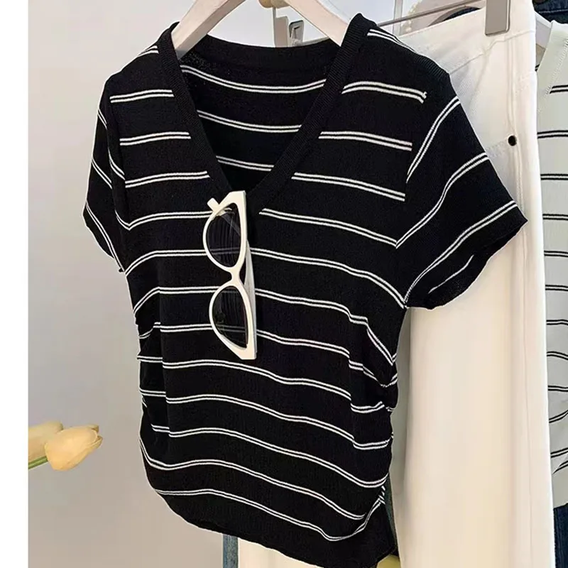 V Neck Thin Short Sleeve Tshirt For Women Casual Knit Slim T Shirts Korean Tees Female Summer Black White Striped Knitwear Tops
V Neck Thin Short Sleeve Tshirt For Women Casual Knit Slim T Shirts Korean Tees Female Summer Black White Striped Knitwear Tops
