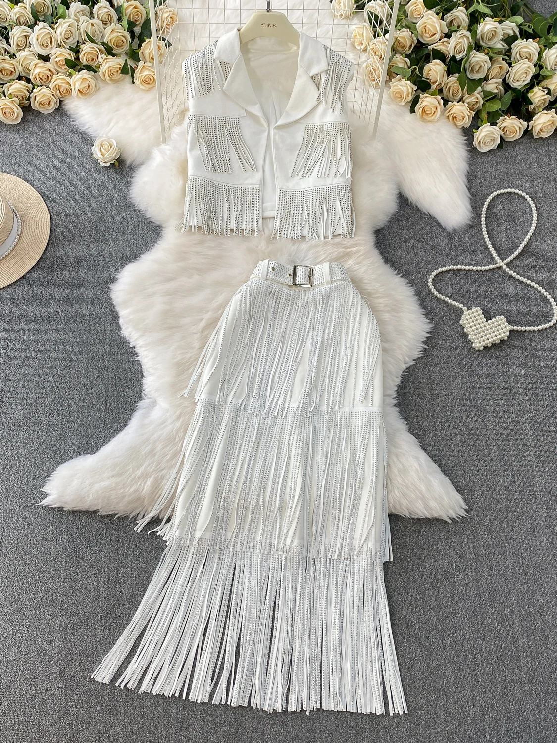 Ele ort Quilted Sequin Trim Svel Vest + High Waist Slimming Skirt Set Heavy Embelliment Faionable Oute...
Ele ort Quilted Sequin Trim Svel Vest + High Waist Slimming Skirt Set Heavy Embelliment Faionable Oute...