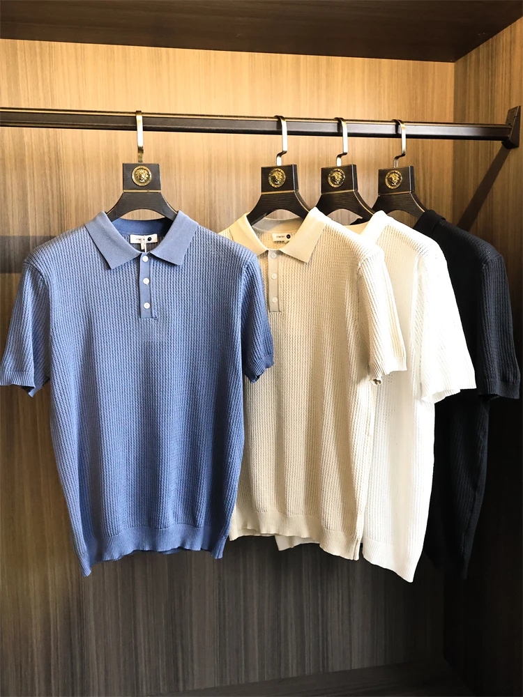 Элитная вязаная рубашка с вырезами, летняя, с коротким рукавом, отложным воротником, модная, для деловых встреч и повседневной носки, мужская.
Элитная вязаная рубашка с вырезами, летняя, с коротким рукавом, отложным воротником, модная, для деловых встреч и повседневной носки, мужская.