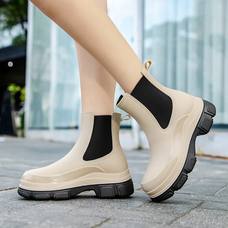 Fashionable Korean Style Women's Rain Boots Comfortable Waterproof Non-Slip Lightweight Soft Wear-Resistant Thick Bottom
Fashionable Korean Style Women's Rain Boots Comfortable Waterproof Non-Slip Lightweight Soft Wear-Resistant Thick Bottom