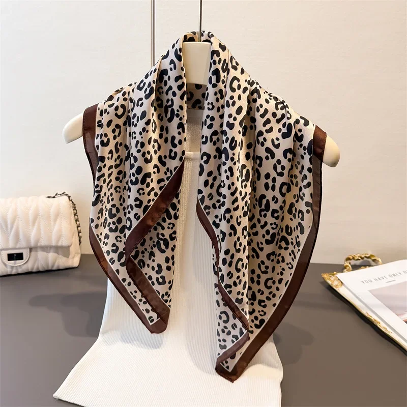 New Fashionable Bandanas Imitation Silk 70*70cm Temperament Square Scarves Women Spring/Summer Soft Satin Leopard Print Scarf
New Fashionable Bandanas Imitation Silk 70*70cm Temperament Square Scarves Women Spring/Summer Soft Satin Leopard Print Scarf
