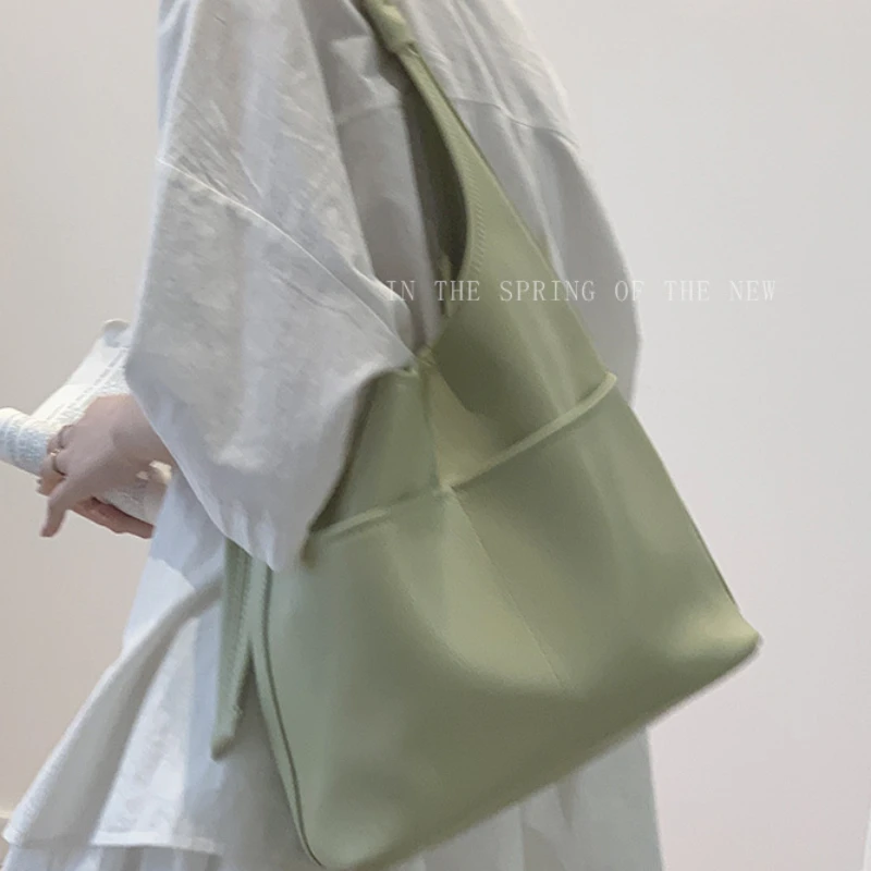 Korean Version Casual Soft Large-capacity Women Bags Solid 2023 Fashion New Office Lady All-match Shoulder Bags for Women
Korean Version Casual Soft Large-capacity Women Bags Solid 2023 Fashion New Office Lady All-match Shoulder Bags for Women