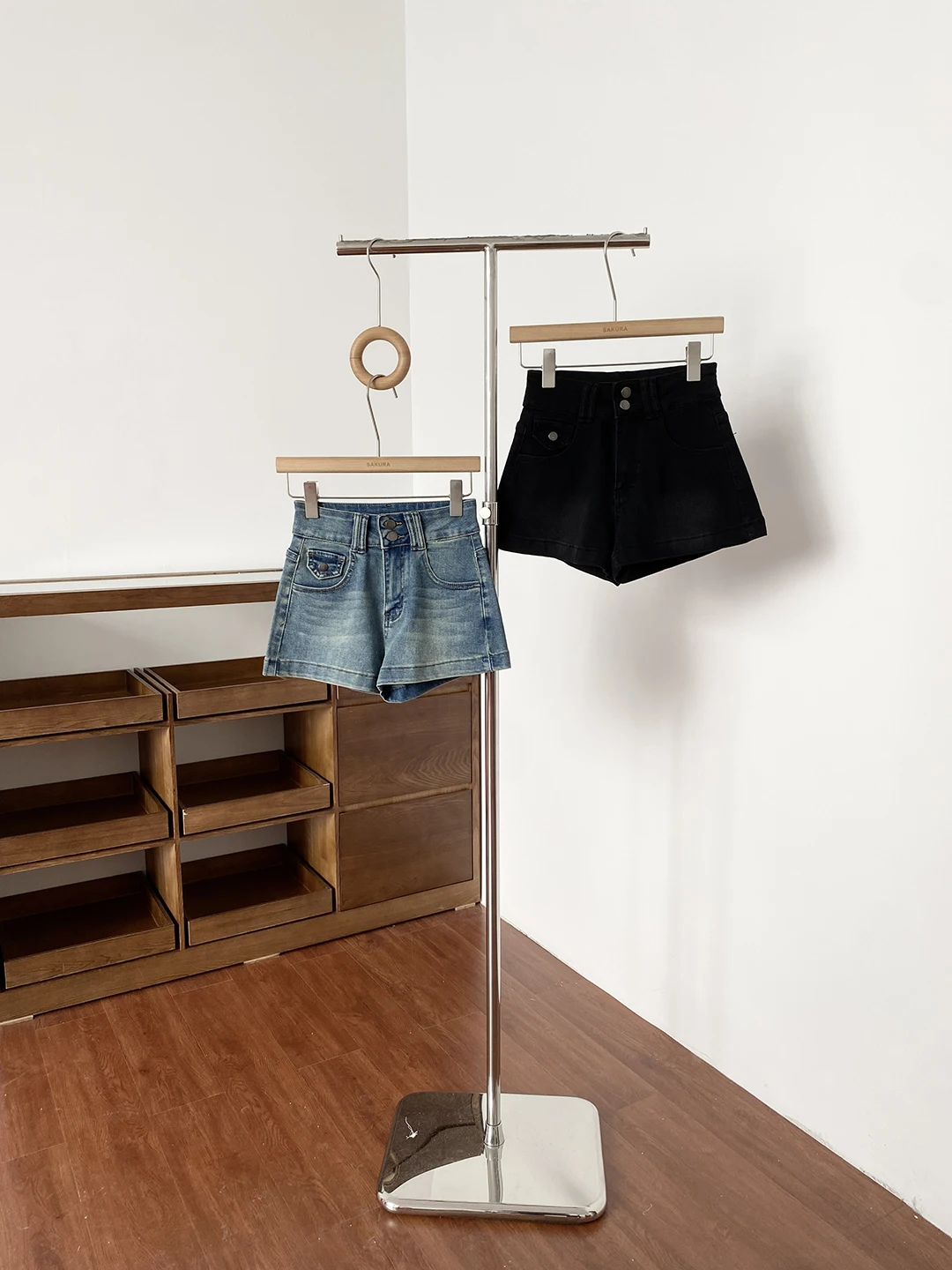 Spring Summer 2026 High Waist Commuter Women's Jeans Retro Elegant Simple Matching Short Skirt Slimming Effect Polyester Fiber
Spring Summer 2026 High Waist Commuter Women's Jeans Retro Elegant Simple Matching Short Skirt Slimming Effect Polyester Fiber
