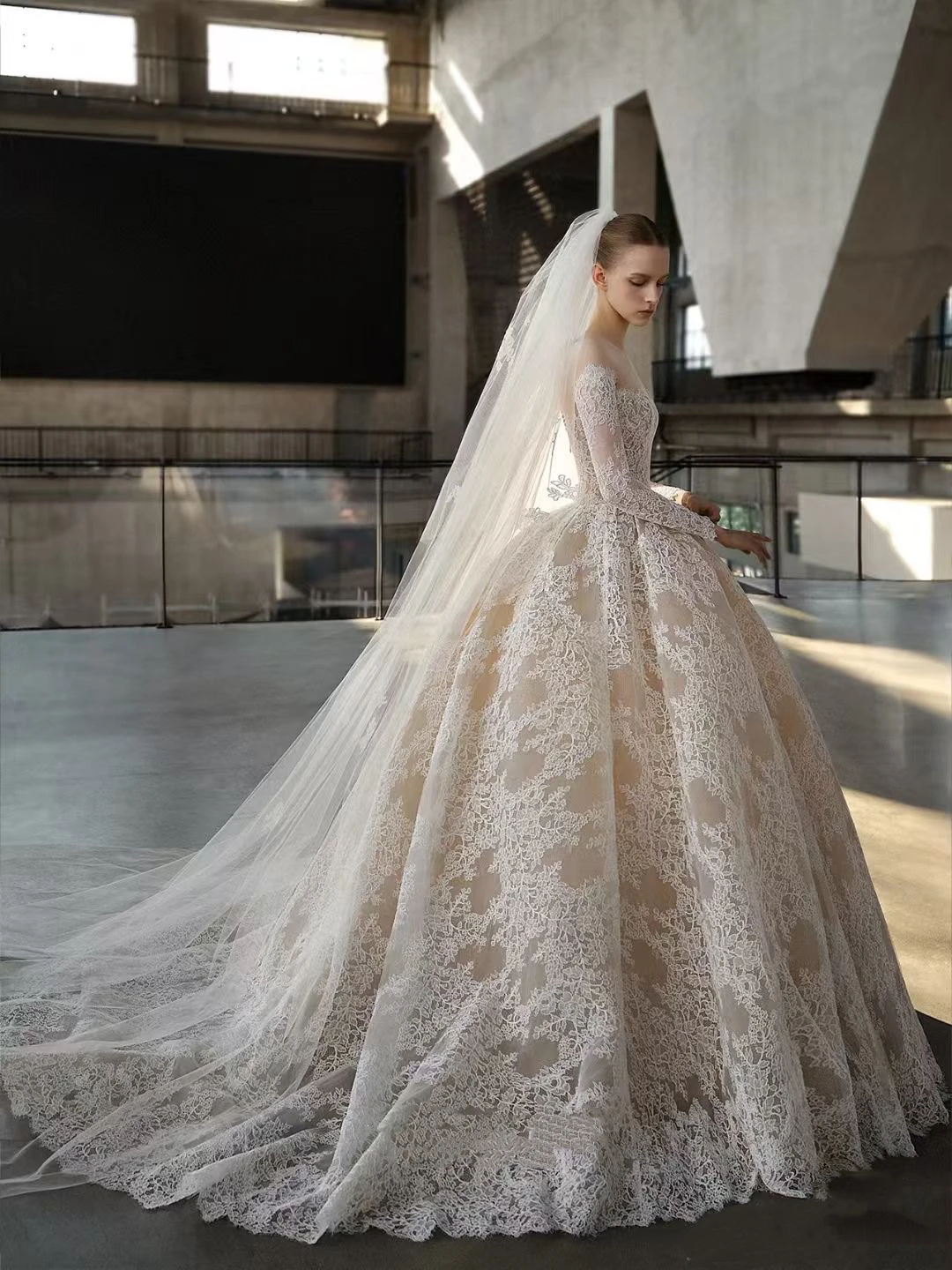 1-ярдовая качественная свадебная ткань Lalce по дворам, ткани для свадебных платьев в стиле бохо, приличная кружевная ткань, кружевная ткань с вышивкой для свадьбы
1-ярдовая качественная свадебная ткань Lalce по дворам, ткани для свадебных платьев в стиле бохо, приличная кружевная ткань, кружевная ткань с вышивкой для свадьбы