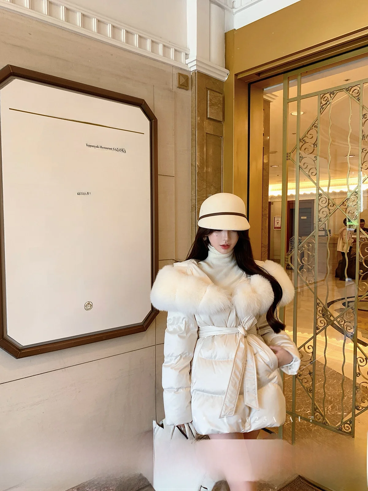 YOLI White Snowflake Waltz Women's Padded Coat with Hood And Belt Thi Warm Du down Casual Sle Regular Length Outerwear
YOLI White Snowflake Waltz Women's Padded Coat with Hood And Belt Thi Warm Du down Casual Sle Regular Length Outerwear