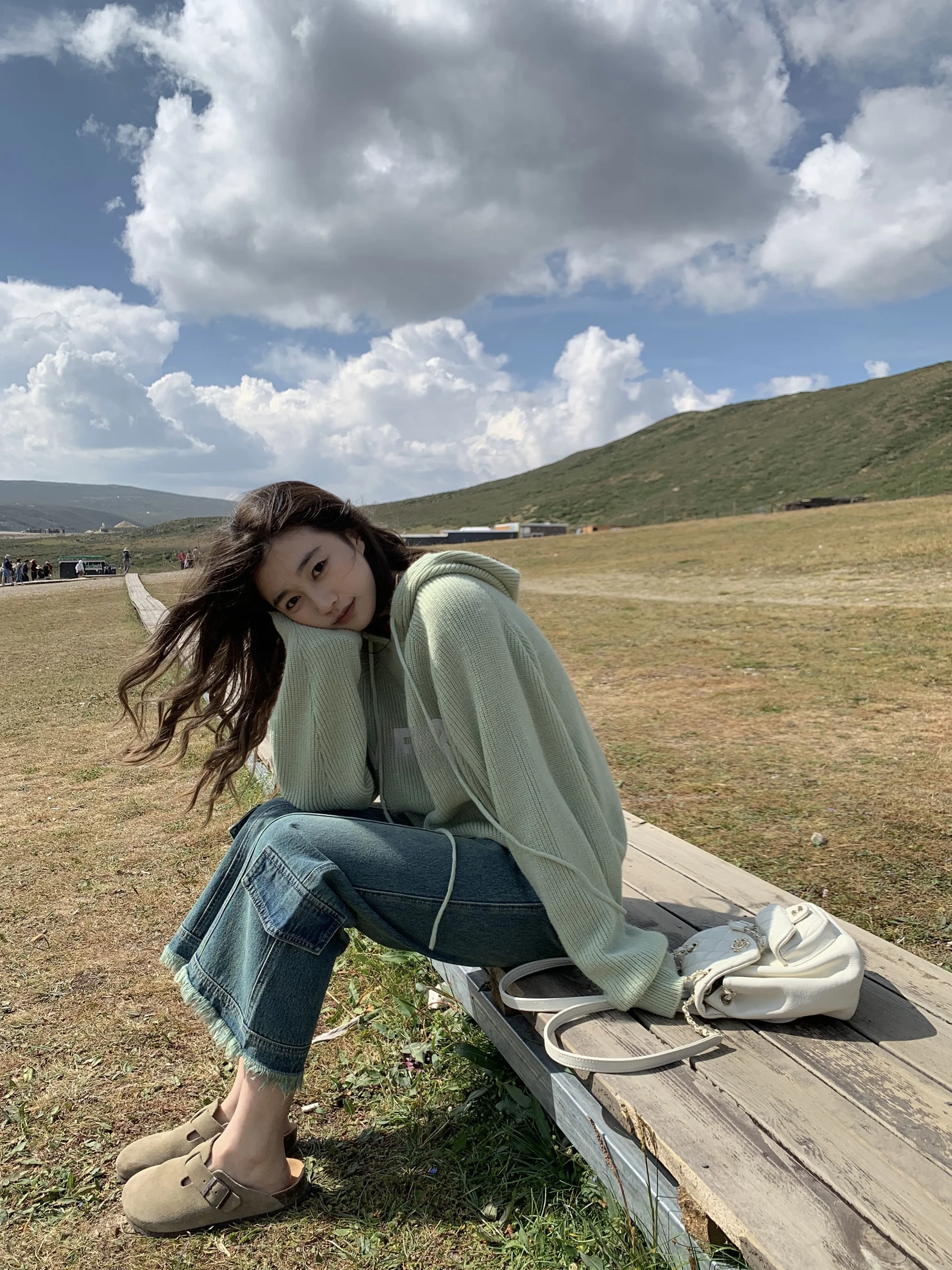 Повседневные джинсы из легкого денима для работы, широкие, с необработанным краем, из хлопкового стрейч-денима, с высокой талией, маленький размер, женские
Повседневные джинсы из легкого денима для работы, широкие, с необработанным краем, из хлопкового стрейч-денима, с высокой талией, маленький размер, женские