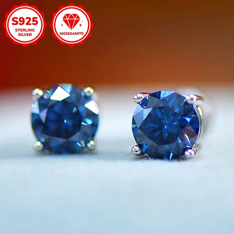 1pair 0.5/1/2/3Carat 925 Silver Royal Blue Four-prong Moissanite Earrings, Simple and Stylish, Suitable for Daily Wear.
1pair 0.5/1/2/3Carat 925 Silver Royal Blue Four-prong Moissanite Earrings, Simple and Stylish, Suitable for Daily Wear.