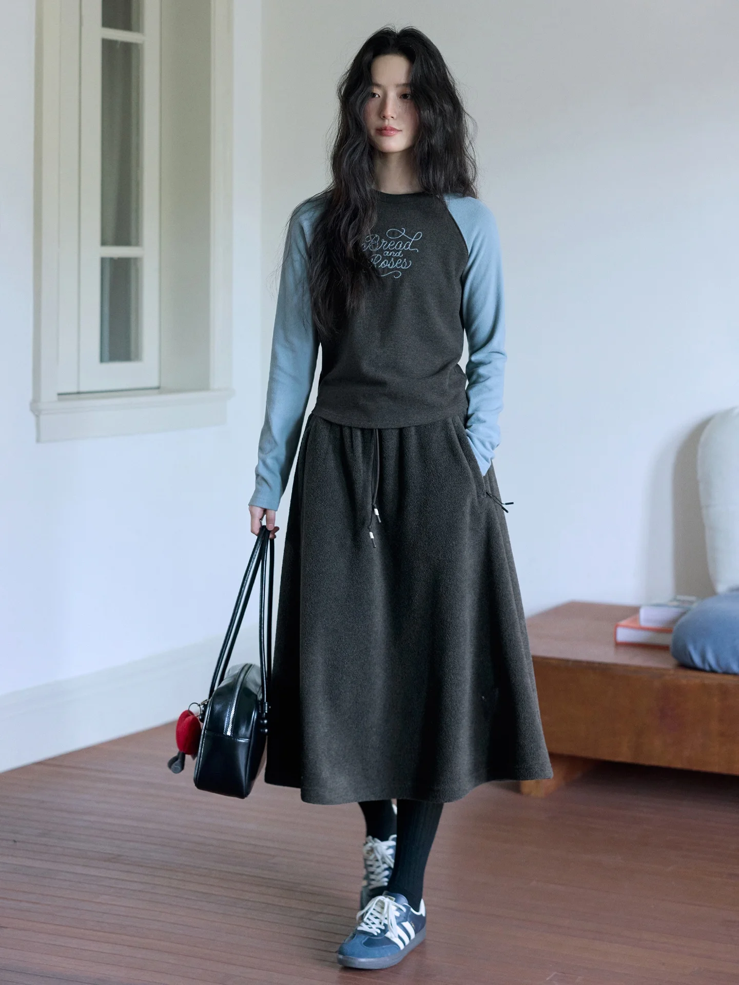 Elegant High Waist Half Skirt with Embroidery And Elastic Waist for Women in Grey with Deep Flower Pattern And Bird Motif
Elegant High Waist Half Skirt with Embroidery And Elastic Waist for Women in Grey with Deep Flower Pattern And Bird Motif