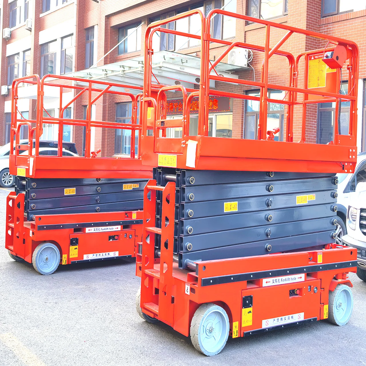 Customized Electric Battery Powered Charger Automatic Self Propelled Scissor Lift Ladder With Ce Iso Certification
Customized Electric Battery Powered Charger Automatic Self Propelled Scissor Lift Ladder With Ce Iso Certification