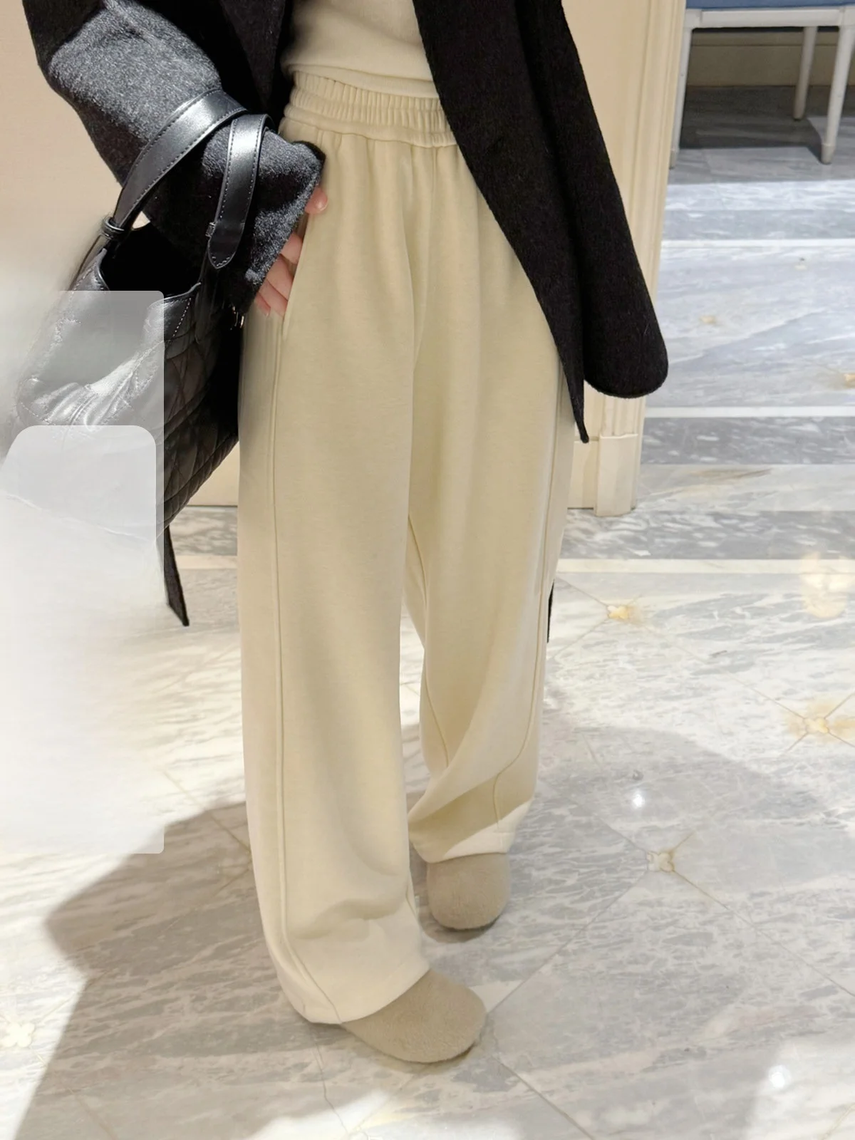 Iceolloey Women's Fleece Lined Elastic Waist Loose Wide Leg Pants Casual Trousers Thickened Autumn Winter Small Size Long Pants
Iceolloey Women's Fleece Lined Elastic Waist Loose Wide Leg Pants Casual Trousers Thickened Autumn Winter Small Size Long Pants