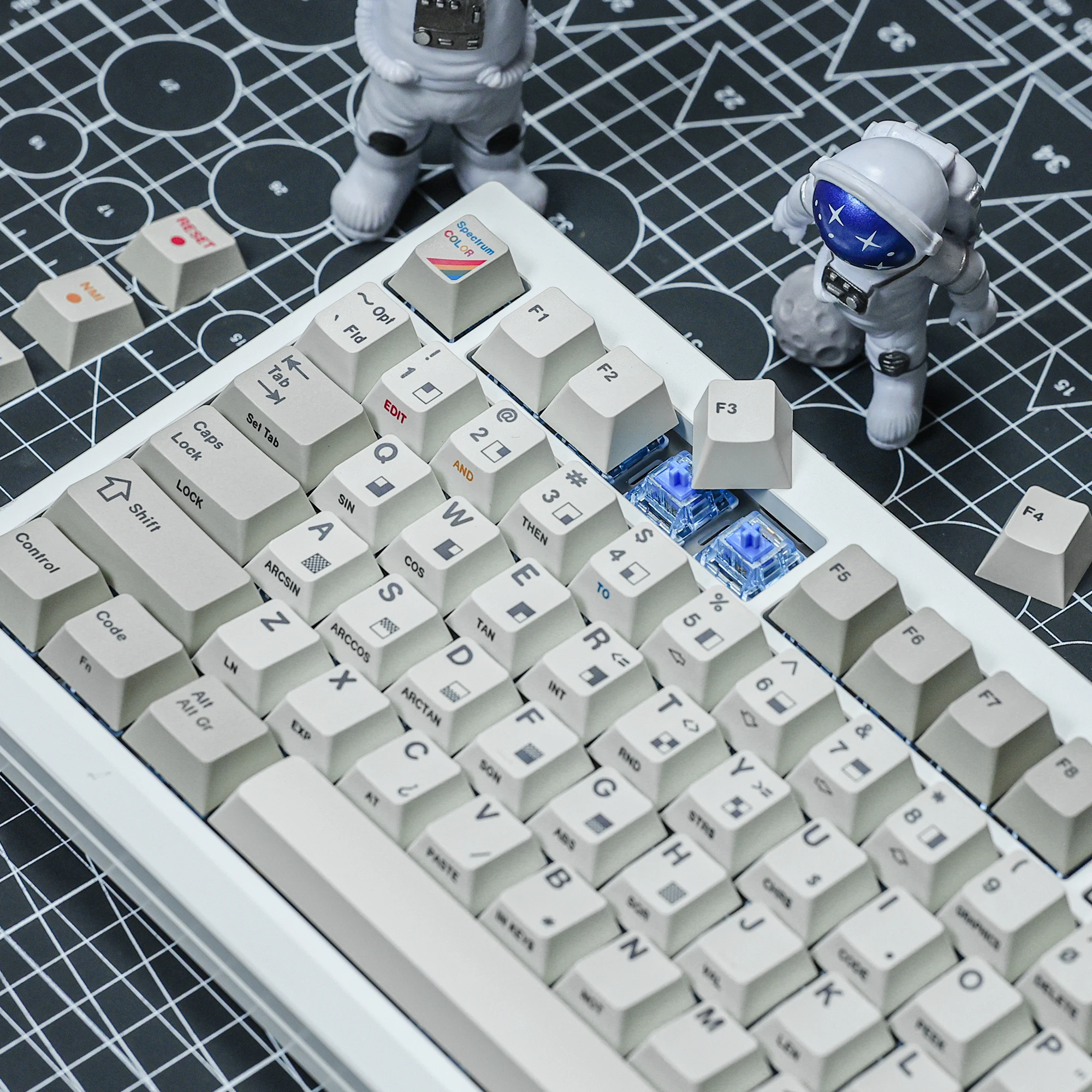 Колпачки для клавиш ZX-color 158, оригинальная высота, материал PBT, 158-клавишные механические колпачки для клавиш
Колпачки для клавиш ZX-color 158, оригинальная высота, материал PBT, 158-клавишные механические колпачки для клавиш