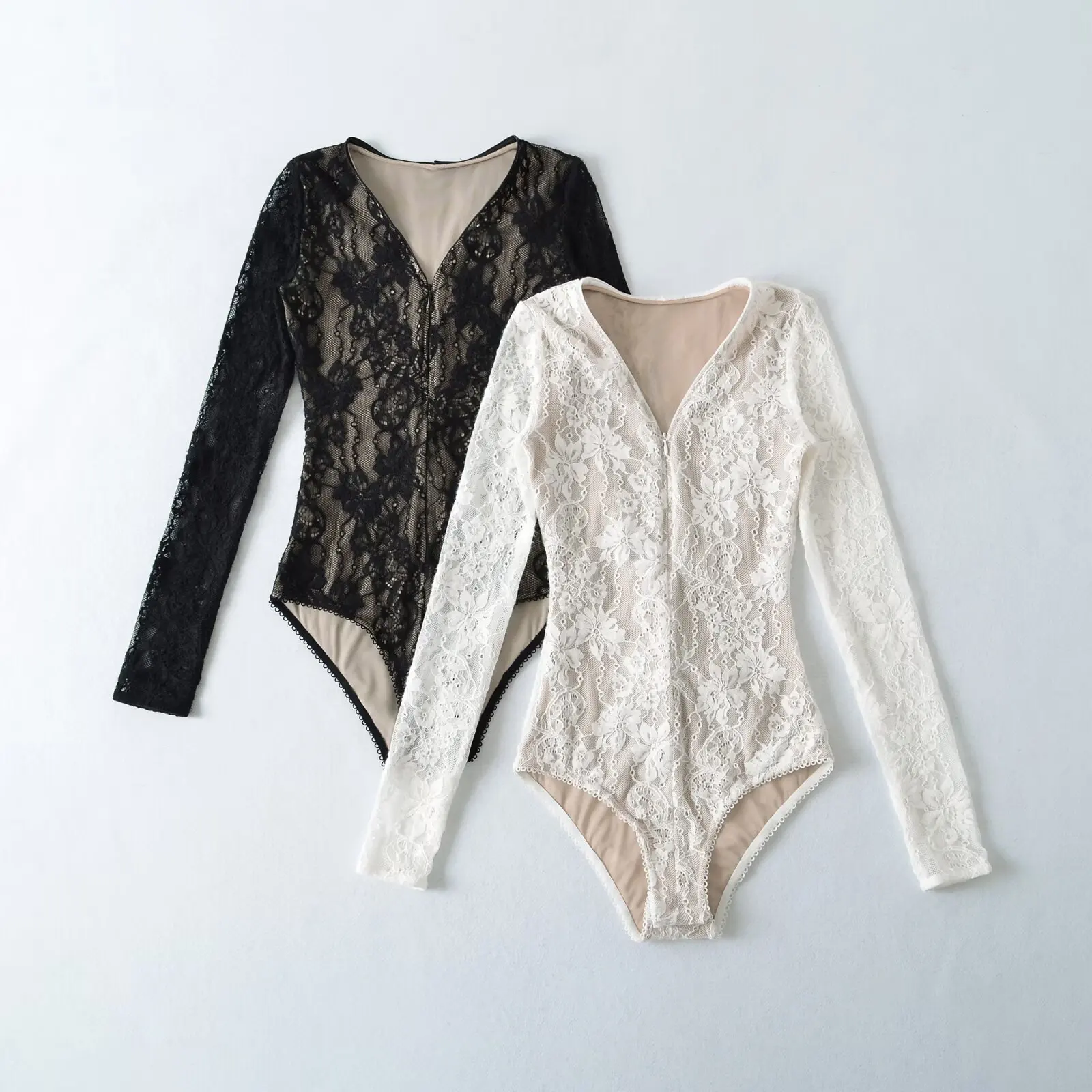 Сексуальный кружевной облегающий топ на молнии в стиле Sweet & Spicy для женщин, модные шорты с низкой талией из тонкой ткани
Сексуальный кружевной облегающий топ на молнии в стиле Sweet & Spicy для женщин, модные шорты с низкой талией из тонкой ткани