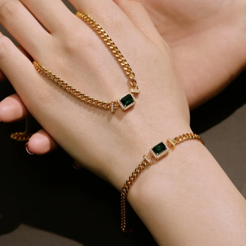 Gold Cuban necklace for women Senior niche design sense Grandmother green Zircon
Gold Cuban necklace for women Senior niche design sense Grandmother green Zircon