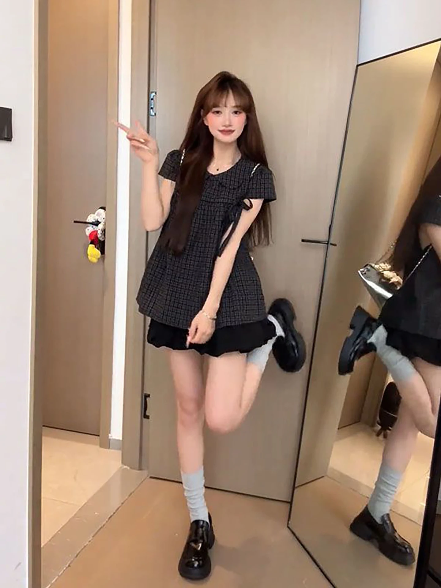 Casual Commute Plaid Short Sleeve Shirt And Black High Waist Flower Bud Skirt Set Doll Collar Two Piece Women's Fashion Ensemble
Casual Commute Plaid Short Sleeve Shirt And Black High Waist Flower Bud Skirt Set Doll Collar Two Piece Women's Fashion Ensemble