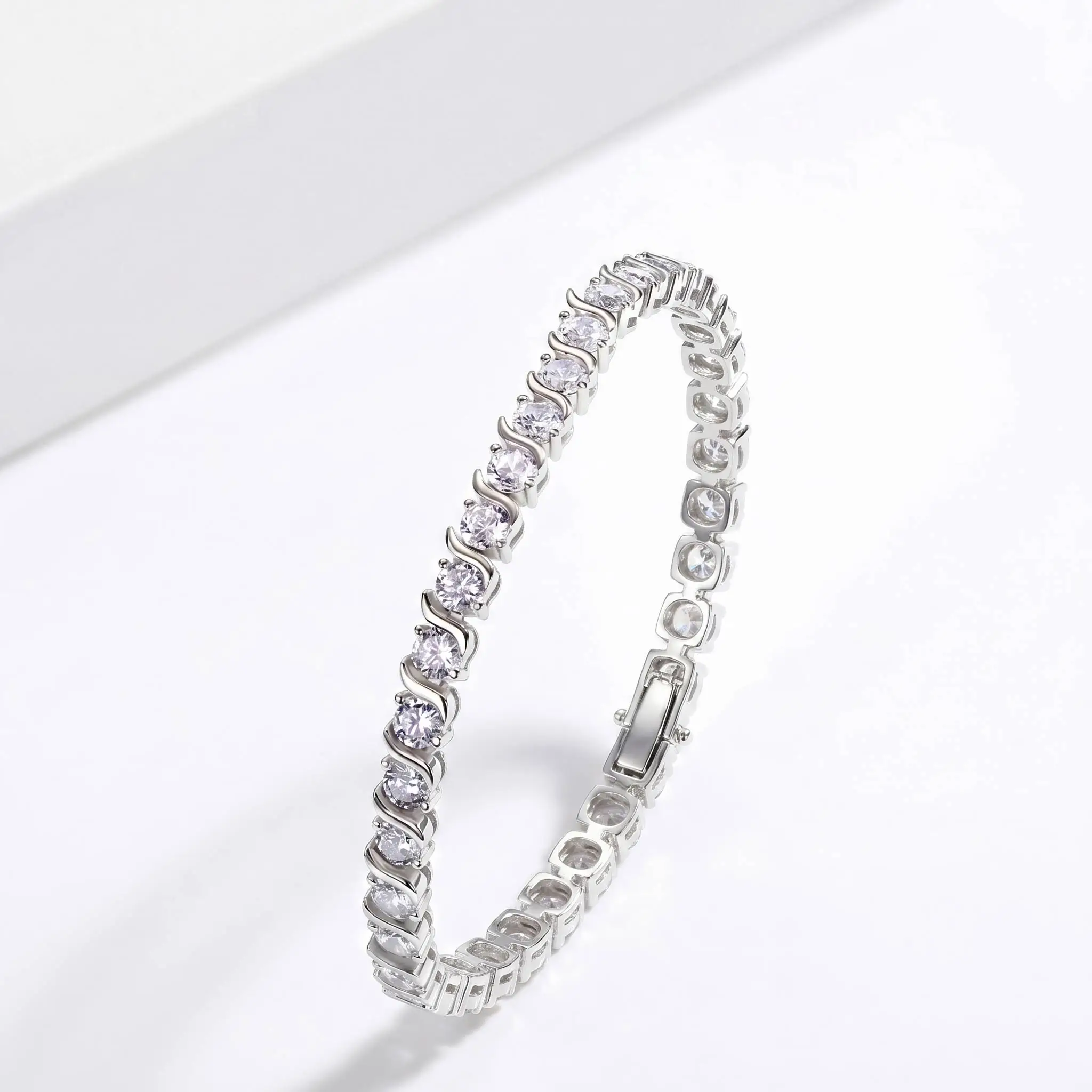 Luxury Round Cut Full Moissanite Tennis Bracelet S925 Silver Fine Jewelry for Women Wedding Anniversary Gift for Her
Luxury Round Cut Full Moissanite Tennis Bracelet S925 Silver Fine Jewelry for Women Wedding Anniversary Gift for Her