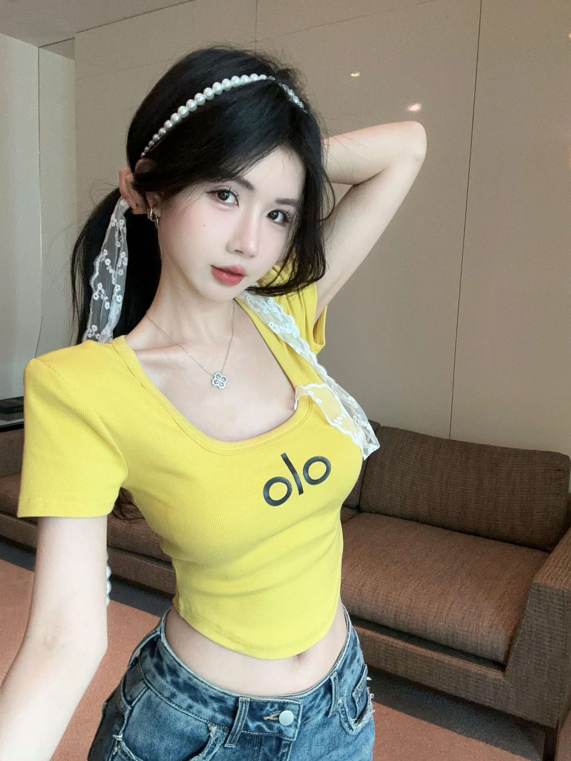 Summer American Retro Hot Girl Letter Print Square Neck Short Sleeve T-Shirt Irregular Short Top Lace Chain Women's Fashion
Summer American Retro Hot Girl Letter Print Square Neck Short Sleeve T-Shirt Irregular Short Top Lace Chain Women's Fashion