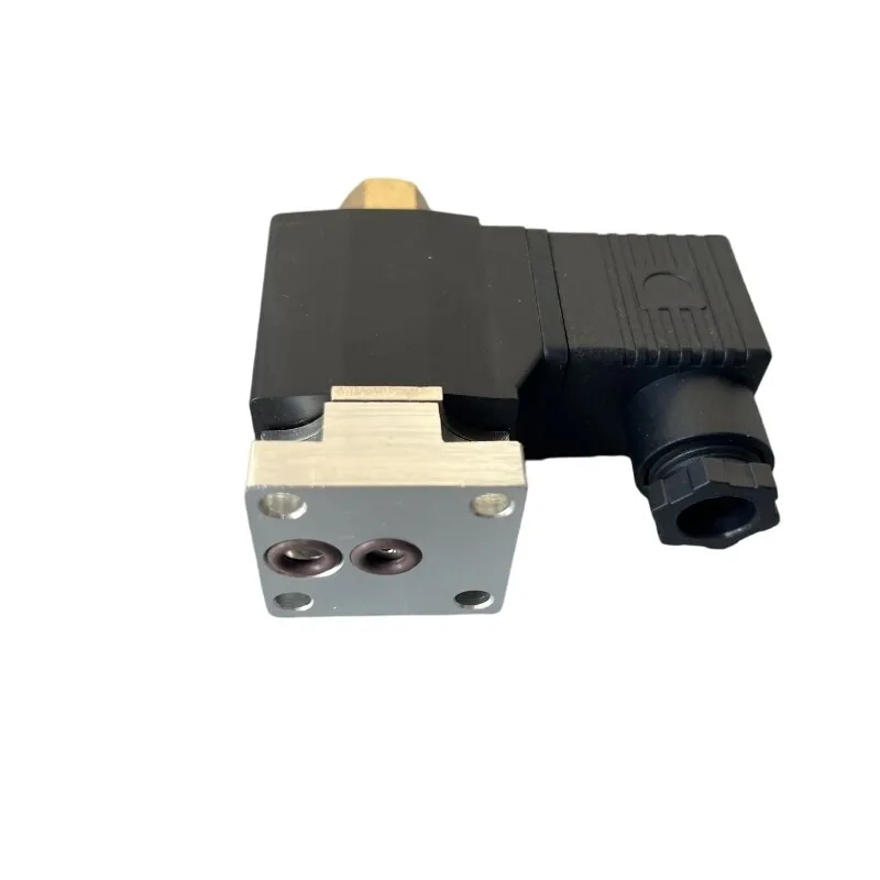 Screw Air Compressor Red Star Intake Valve Solenoid Valve NT-121E fit for Airtac Standard Solenoid Valve NT-093E
Screw Air Compressor Red Star Intake Valve Solenoid Valve NT-121E fit for Airtac Standard Solenoid Valve NT-093E