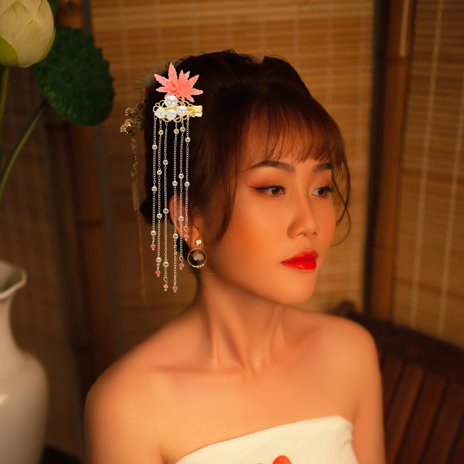 Acrylic Metal Hair Clips With Maple Leaves Tassel Hair Accessories For Women Girls Wedding Prom
Acrylic Metal Hair Clips With Maple Leaves Tassel Hair Accessories For Women Girls Wedding Prom