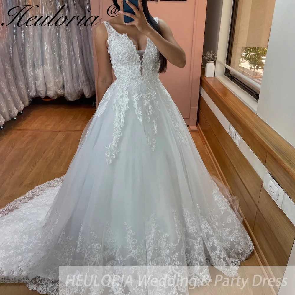 HEULORIA ball gown princess wedding dress V neck lace applique bride dress customize
HEULORIA ball gown princess wedding dress V neck lace applique bride dress customize