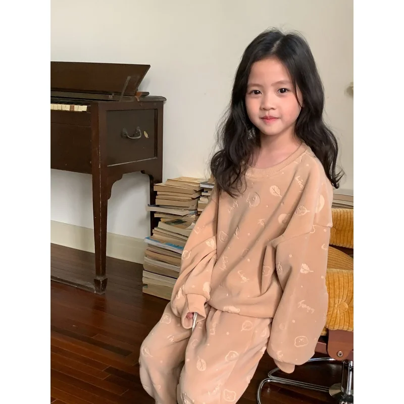 Xty-New Children's Suit Trendy Spring and Autumn New Boys and Girls Velvet Padded Hooded Sweatshirt Baby Sweatpants Two-Piece Se
Xty-New Children's Suit Trendy Spring and Autumn New Boys and Girls Velvet Padded Hooded Sweatshirt Baby Sweatpants Two-Piece Se