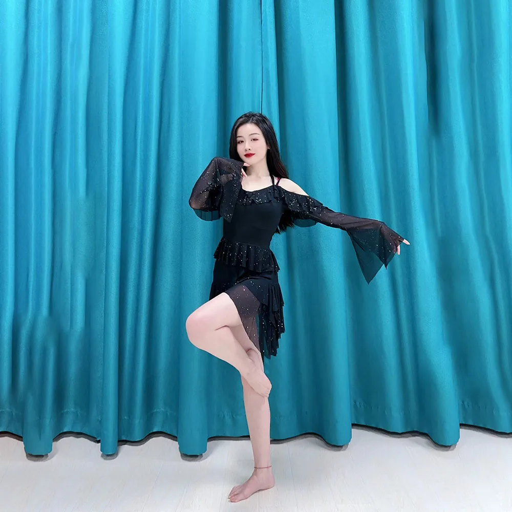 Belly dance costume, new robe, martial arts costume, folk performance costume, black belly dance dress for women
Belly dance costume, new robe, martial arts costume, folk performance costume, black belly dance dress for women