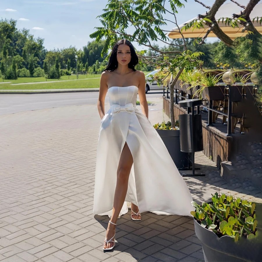 Customized Off-Shoulder Sleeveless Front Split Detachable Jacket Satin Prom Gown Backless And Zipper Wedding Gowns
Customized Off-Shoulder Sleeveless Front Split Detachable Jacket Satin Prom Gown Backless And Zipper Wedding Gowns