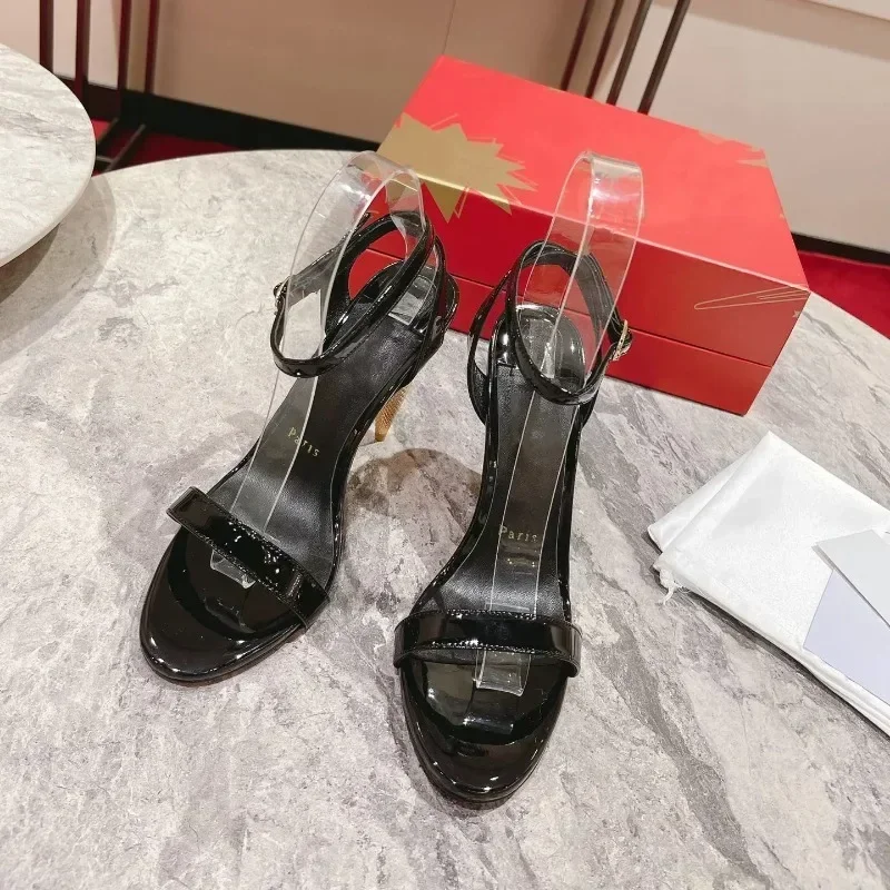 Top Quality Womens High Heels Luxury Fashion Ladies Crystal Glisten Red Sole Shoes Classic Retro Designer 10cm High hee
Top Quality Womens High Heels Luxury Fashion Ladies Crystal Glisten Red Sole Shoes Classic Retro Designer 10cm High hee
