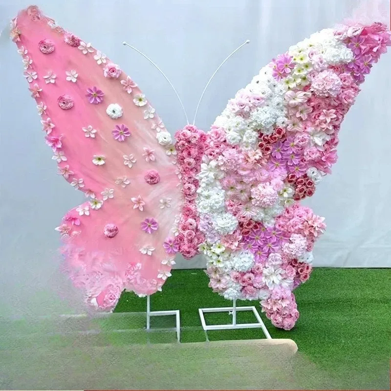 Giant butterfly rose sea Internet celebrity clock in photo drainage device wedding room decoration flower arrangement
Giant butterfly rose sea Internet celebrity clock in photo drainage device wedding room decoration flower arrangement