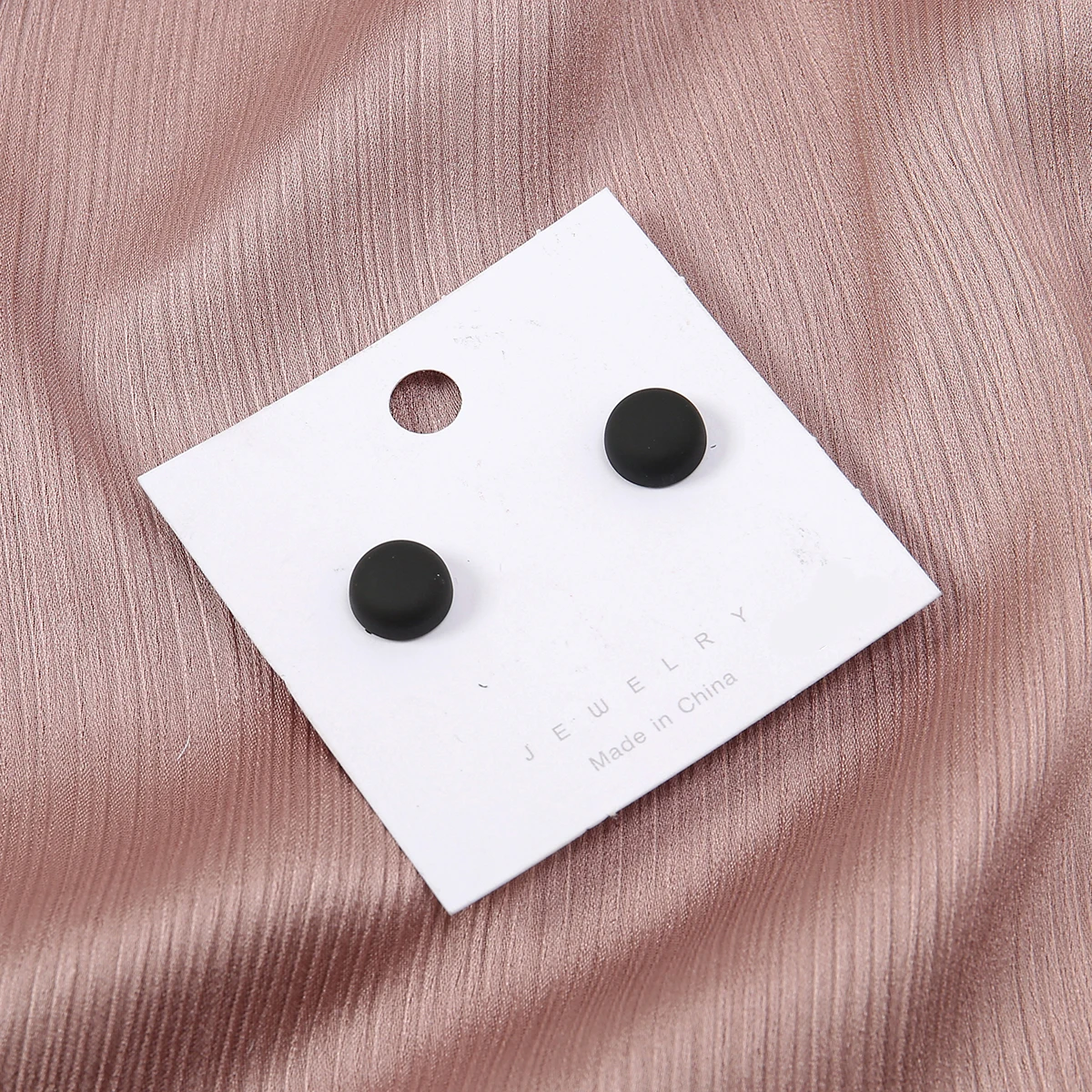 1pair/Set Alloy Button Scarf Decoration In Black And White With Sweet Japanese And Korean Style Buttons Lady Accessories
1pair/Set Alloy Button Scarf Decoration In Black And White With Sweet Japanese And Korean Style Buttons Lady Accessories