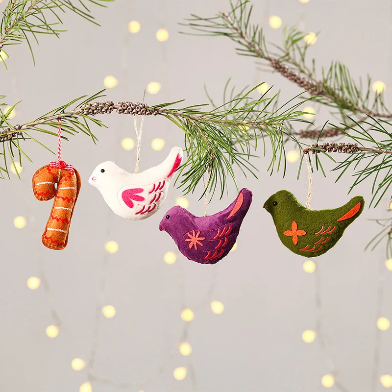 1Pcs Plush Christmas Wreath Decoration Window Door Hanging Scene Arrangement Christmas Bells Plush Flowers Fabric Hangings 
1Pcs Plush Christmas Wreath Decoration Window Door Hanging Scene Arrangement Christmas Bells Plush Flowers Fabric Hangings