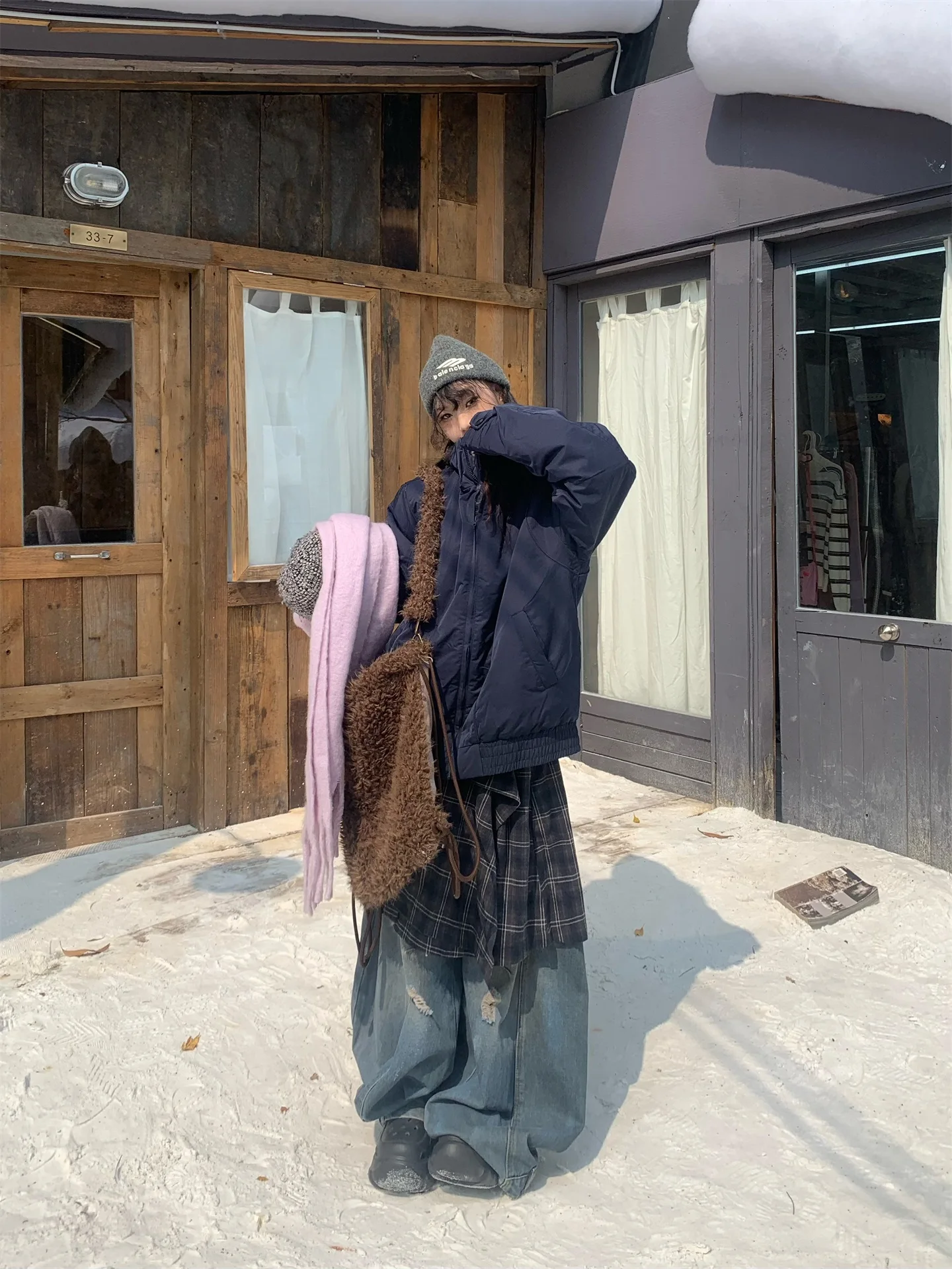 Женское хлопковое джинто свободного кроя с воротником из овчины в стиле ретро, зимнее пальто Thiened Long Sve на молнии
Женское хлопковое джинто свободного кроя с воротником из овчины в стиле ретро, зимнее пальто Thiened Long Sve на молнии