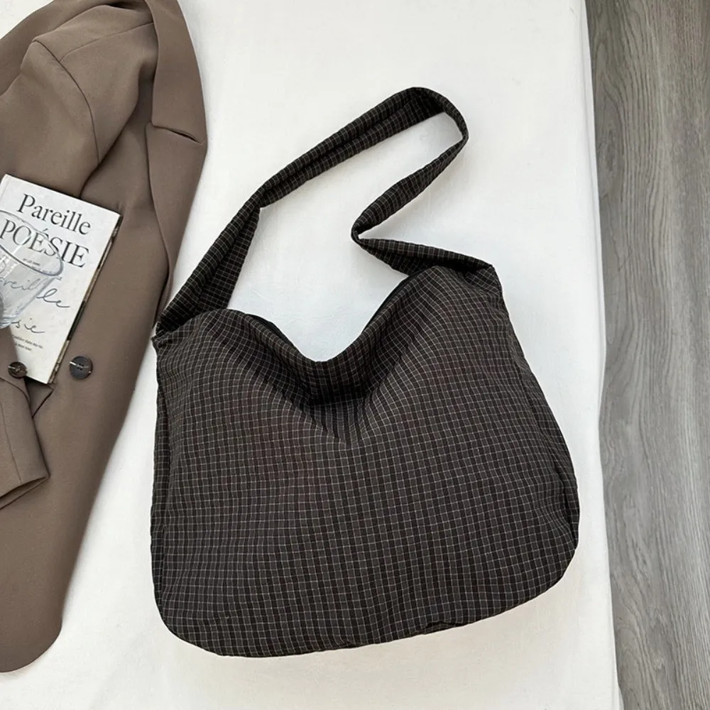 Корейская нейлоновая клетчатая сумка на плечо, большая вместительная легкая полосатая сумка-тоут, повседневная сумка через плечо, сумка
Корейская нейлоновая клетчатая сумка на плечо, большая вместительная легкая полосатая сумка-тоут, повседневная сумка через плечо, сумка