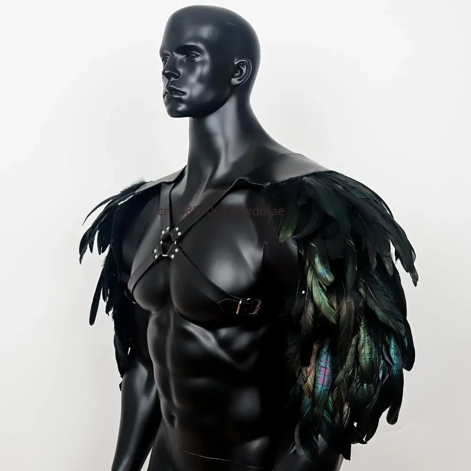 Крутой мужской средневековый кожаный костюм, карнавальный костюм для косплея, бюстгальтер с ремешком, верхняя часть с перьями, двойной ремень на плечо, реквизит
Крутой мужской средневековый кожаный костюм, карнавальный костюм для косплея, бюстгальтер с ремешком, верхняя часть с перьями, двойной ремень на плечо, реквизит