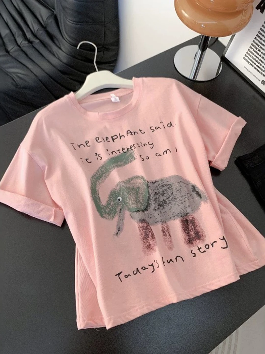 Loose Korean Style Pure Cotton Short Sleeve T-Shirt Women's Summer plus Size Fat MM Anti-aging Design Cartoon Print Top
Loose Korean Style Pure Cotton Short Sleeve T-Shirt Women's Summer plus Size Fat MM Anti-aging Design Cartoon Print Top