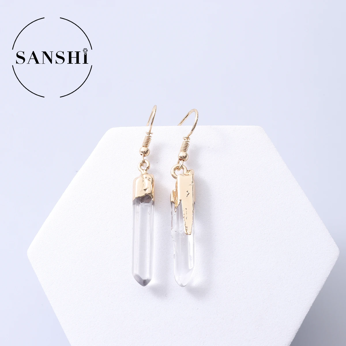 Simple Natural Electroplated Clear Quartz Earrings Suitable Party Banquet The Perfect Gift Girlfriend Mother During Festival
Simple Natural Electroplated Clear Quartz Earrings Suitable Party Banquet The Perfect Gift Girlfriend Mother During Festival