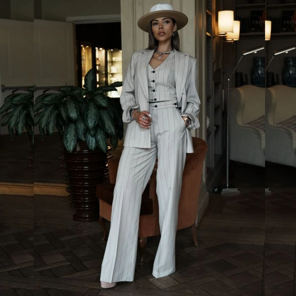 Customized Size Vintage Stripe 3 Pieces Suit Set for Women One Button Jacket Vest Pants Set Office Daily Smoking Female Clothing
Customized Size Vintage Stripe 3 Pieces Suit Set for Women One Button Jacket Vest Pants Set Office Daily Smoking Female Clothing