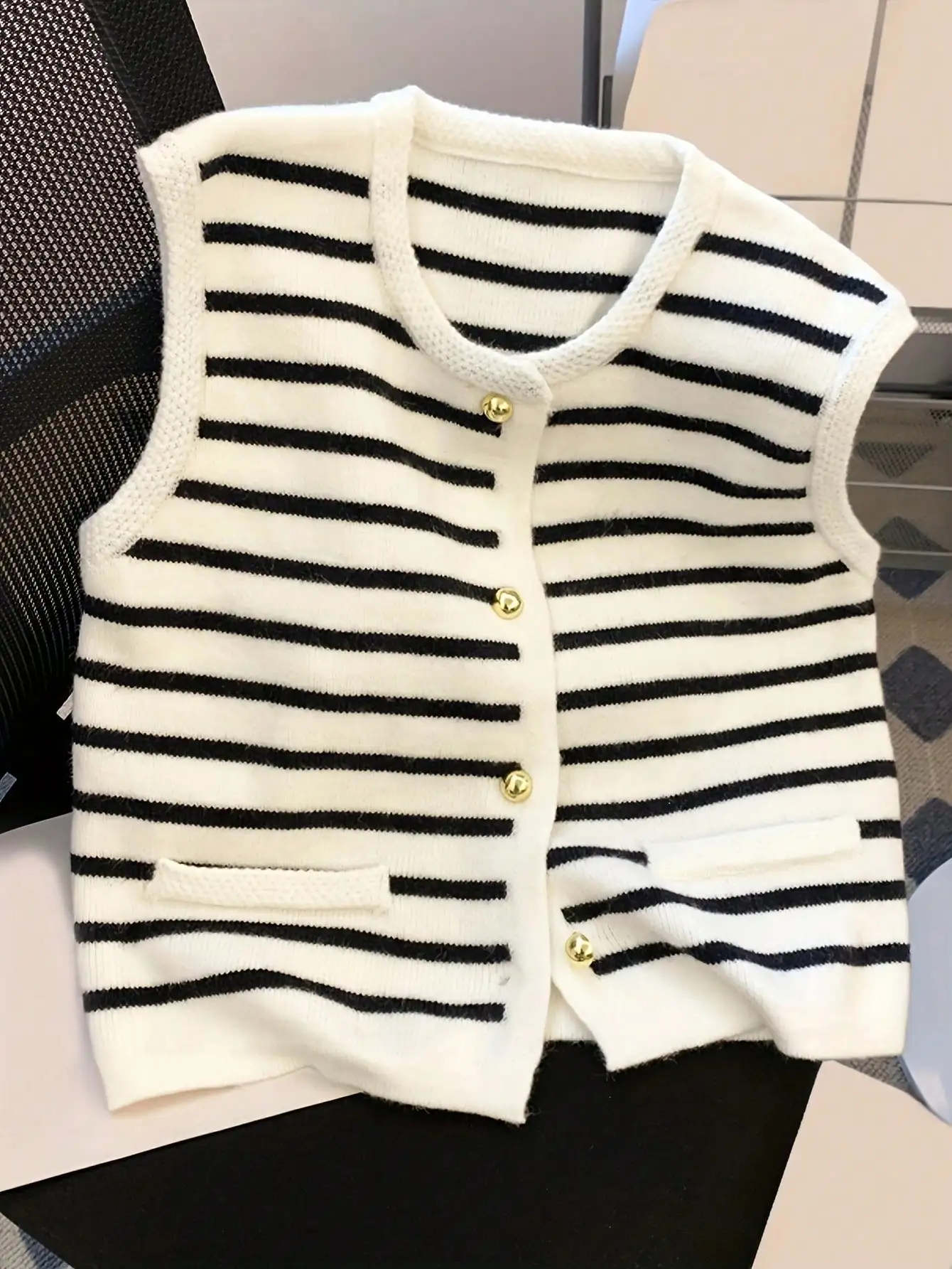 Women's Sleeveless Striped Knit Vest with Gold Buttons, Casual Layering Top
Women's Sleeveless Striped Knit Vest with Gold Buttons, Casual Layering Top