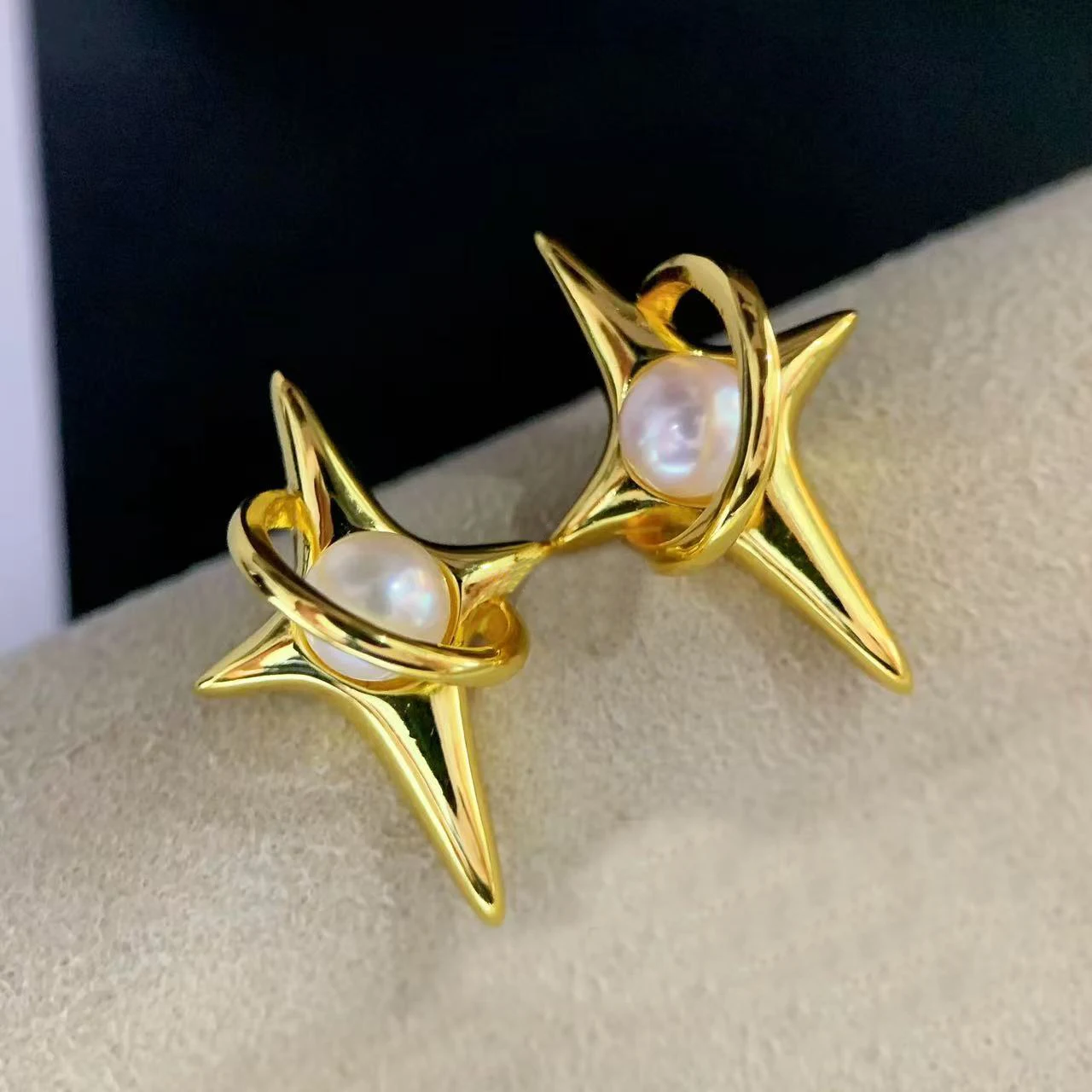 6 шт., аксессуары для жемчуга «сделай сам», серьги-гвоздики, пустой держатель, модный золотой и серебряный держатель для сережек для женщин с бусинами 6-7 мм
6 шт., аксессуары для жемчуга «сделай сам», серьги-гвоздики, пустой держатель, модный золотой и серебряный держатель для сережек для женщин с бусинами 6-7 мм