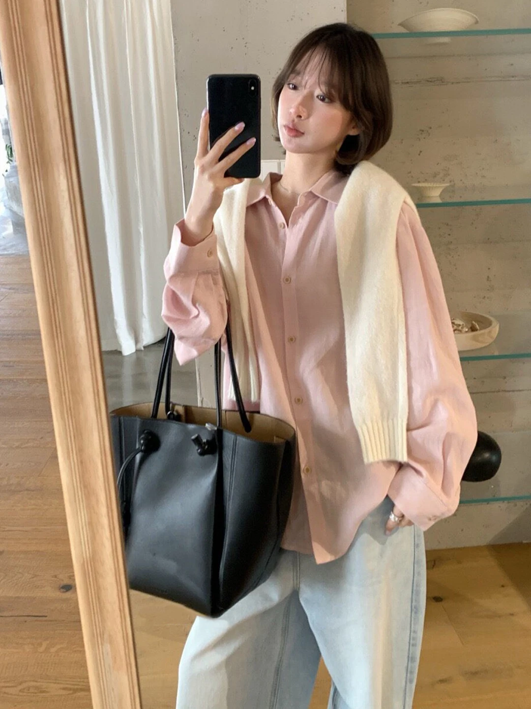 Pastel Pink Loose Women's Shirt Korean Style Simple Fashionable Base Layer Top Anti-Aging Spring Autumn Seasonal Clothing
Pastel Pink Loose Women's Shirt Korean Style Simple Fashionable Base Layer Top Anti-Aging Spring Autumn Seasonal Clothing