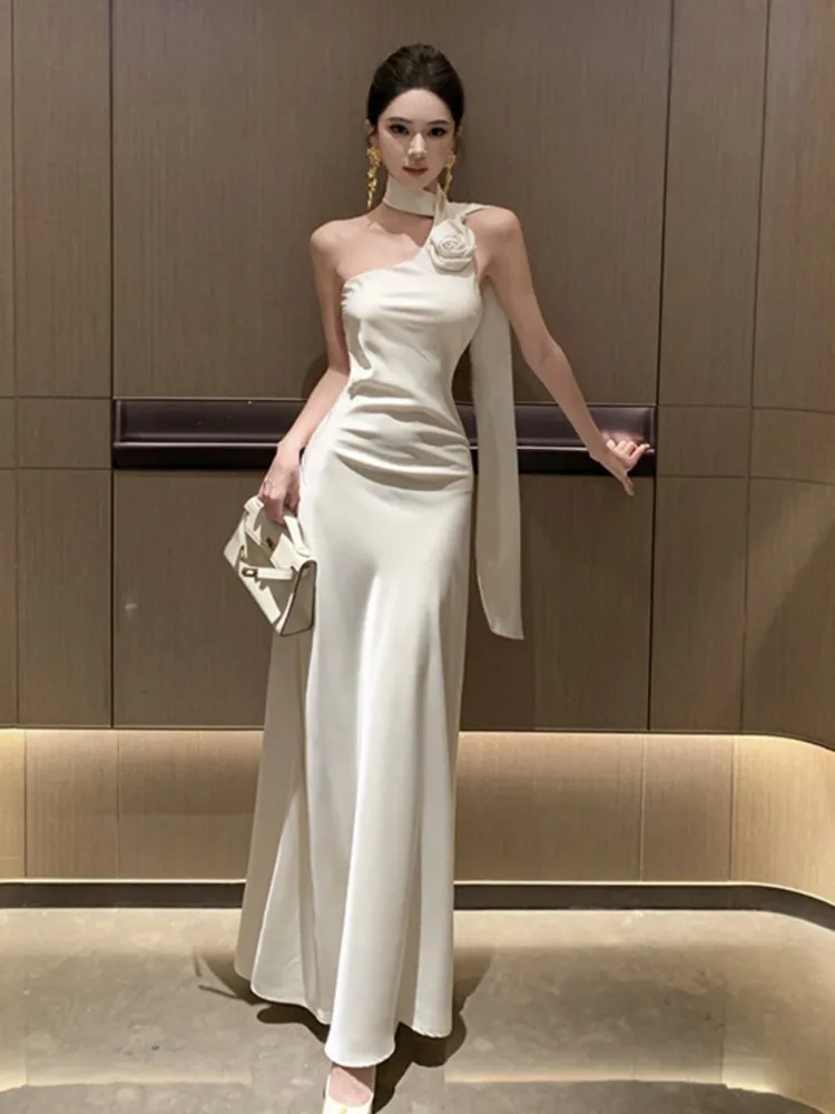French Satin Womens Dresses Luxurious Halter Diagonal Collar Backless Birthday Party Dress Elegant Gown Slim Vestidos Long Robe
French Satin Womens Dresses Luxurious Halter Diagonal Collar Backless Birthday Party Dress Elegant Gown Slim Vestidos Long Robe