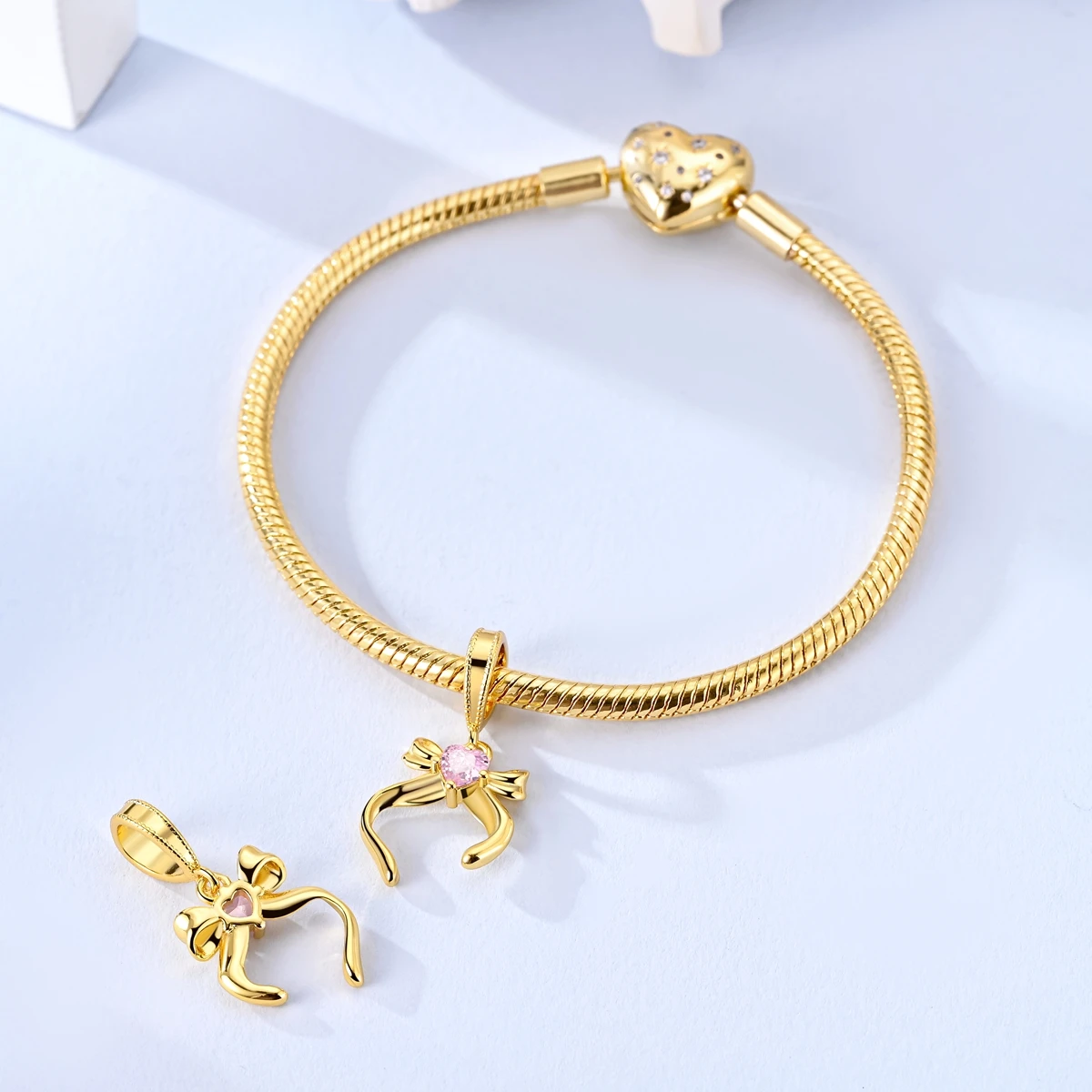 Golden Bowknot For Gril 925 Sterling Silver Charm Fit Original Bead Bracelet Diy Woman Jewelry Gift
Golden Bowknot For Gril 925 Sterling Silver Charm Fit Original Bead Bracelet Diy Woman Jewelry Gift