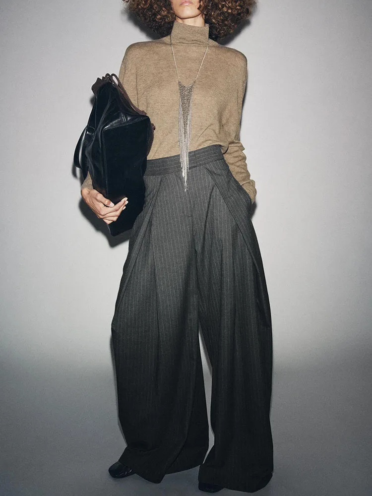 Модные женские брюки с высокой талией свободного кроя: новинка зимней коллекции, удобные, в этническом стиле, для выступлений на сцене
Модные женские брюки с высокой талией свободного кроя: новинка зимней коллекции, удобные, в этническом стиле, для выступлений на сцене